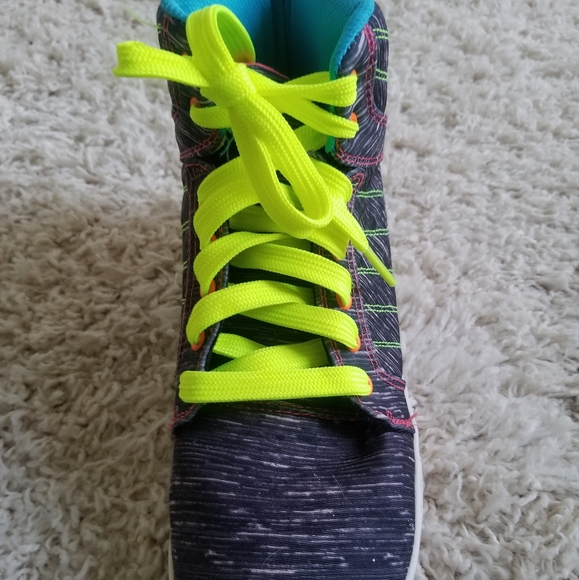 OP Hightop Sneaker - Picture 7 of 8